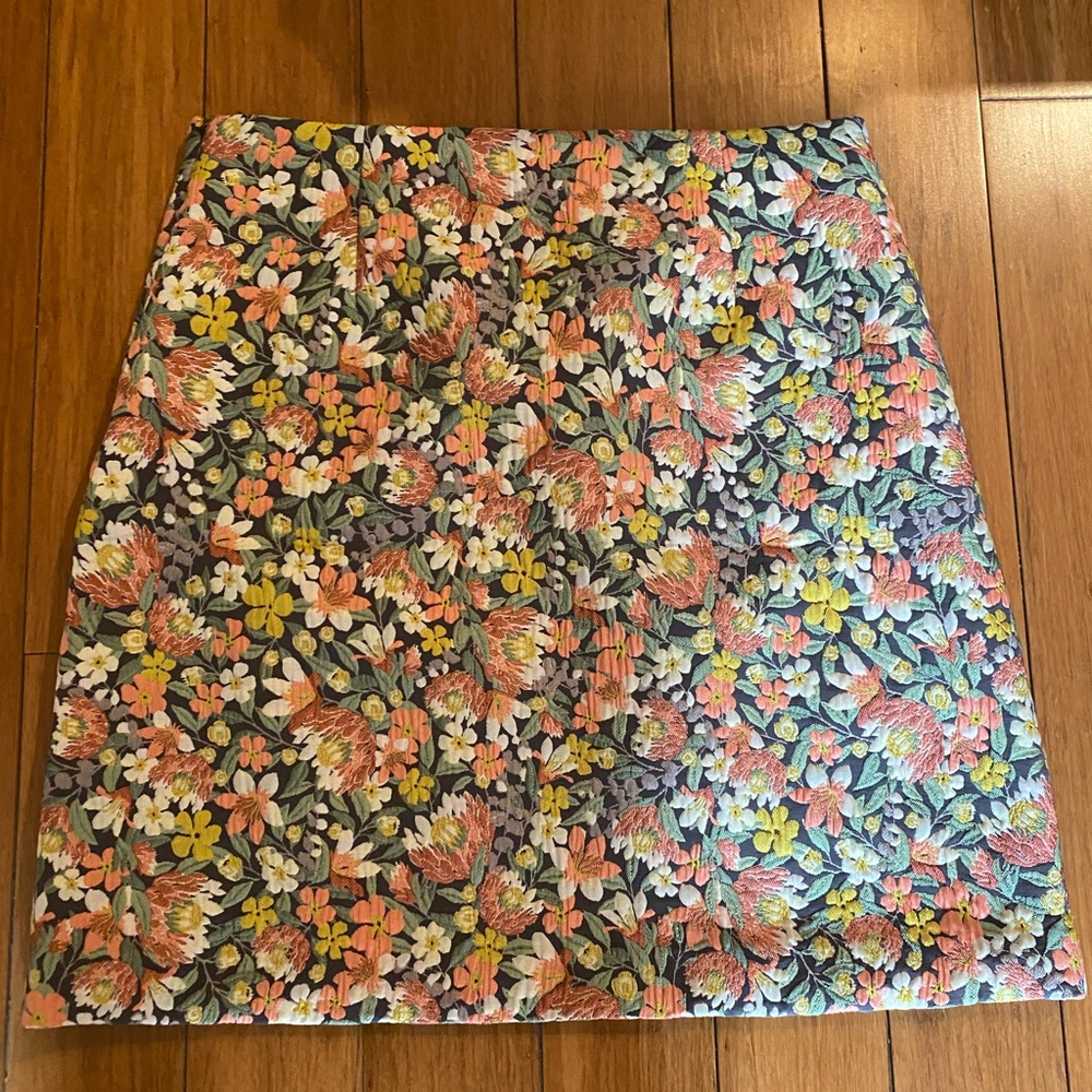 Loft Floral Pencil Skirt NWT Size 10L